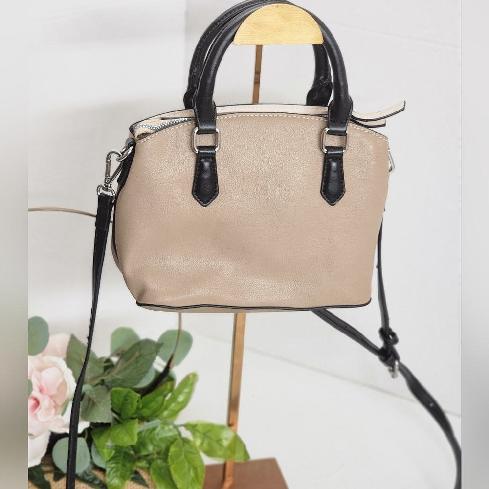 Nine West Beige and Black Handbag - Picture 3 of 8